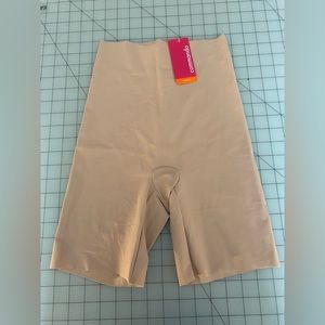 NWT Commando Beige Control Short